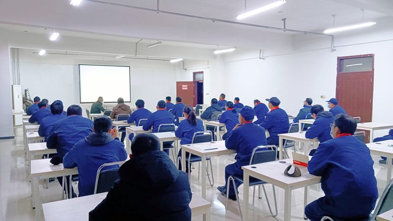 小标题：学历提升背景